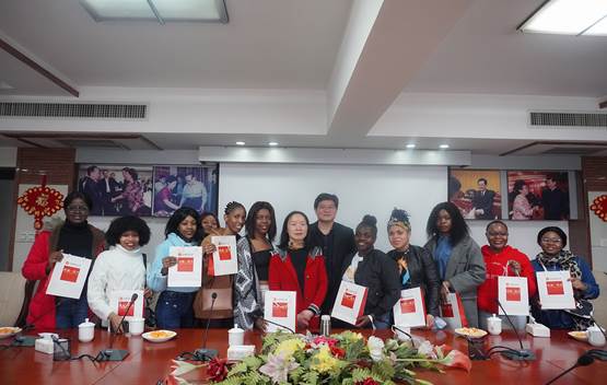 说明: https://img3.chinadaily.com.cn/images/202203/07/622568daa3107be47f2be5b1.png