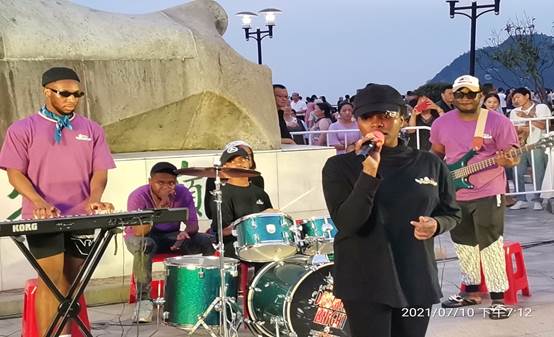 说明: D:个人资料国际交流处网站建设网站发布信息来华留学新闻动态1.jpg